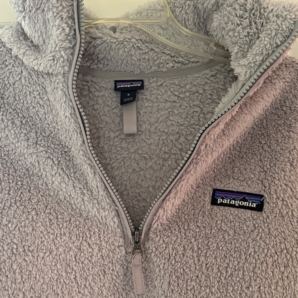 Patagonia Light Gray Fleece Jacket 1/4 zip